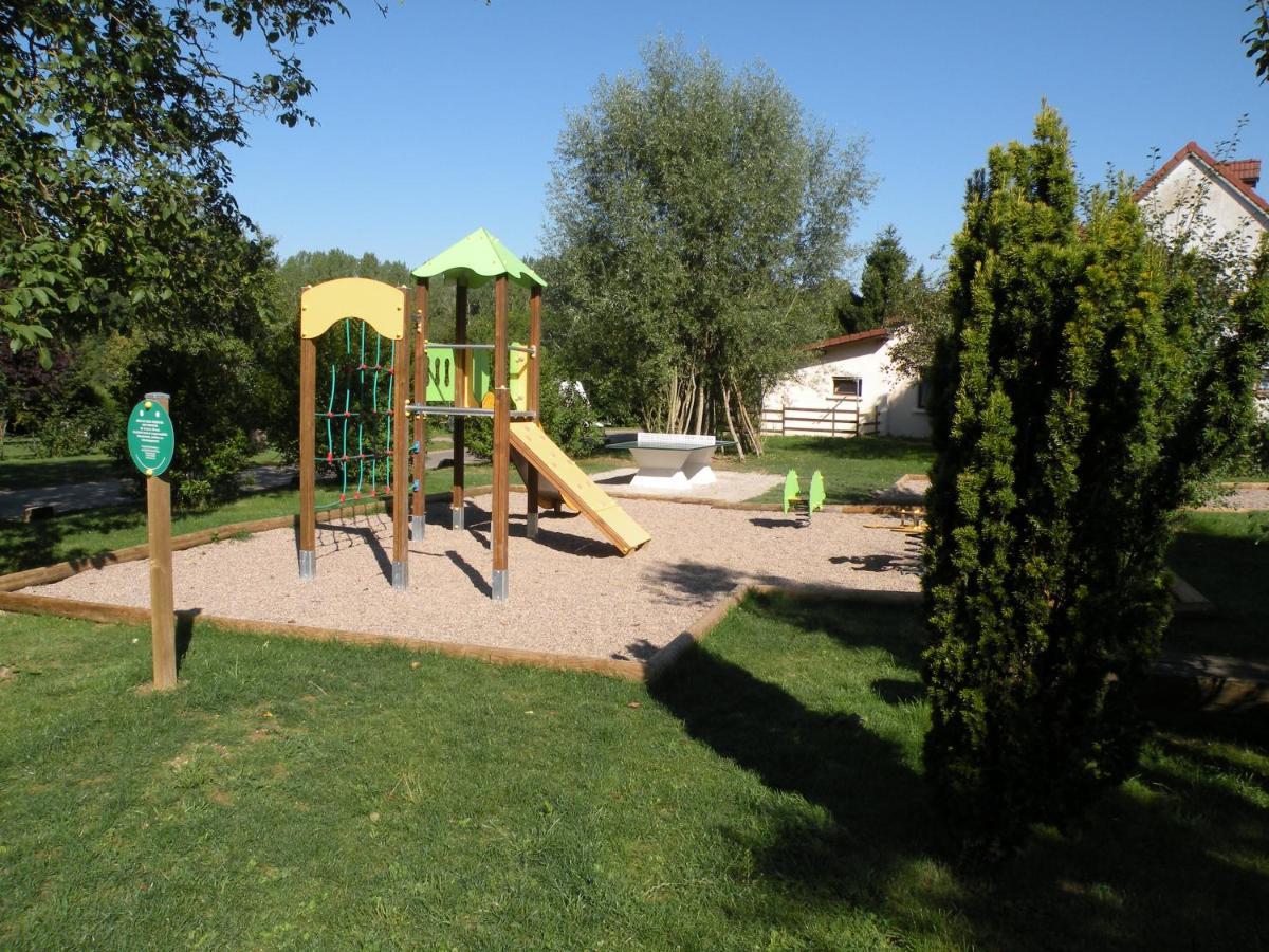 Tente Familiale Au Camping Hautoreille Bannes  Kültér fotó